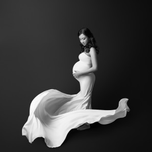 Maternity_High_End_Pregnancy_Photographer_Park_Slope_Lestudionyc-SQUARE