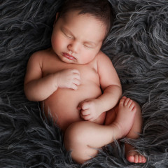 Newborn_High_End_Photographer_Dumbo_Lestudionyc